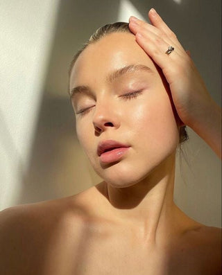 Quels sont les bienfaits du froid sur le visage dès le matin ?-Roll On Jade